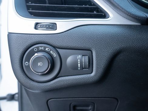 Used 2022 Jeep Cherokee Latitude image 26