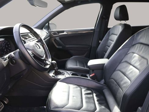 Used 2019 Volkswagen Tiguan SEL Premium R-Line w/ 3rd Row Seat Package image 17