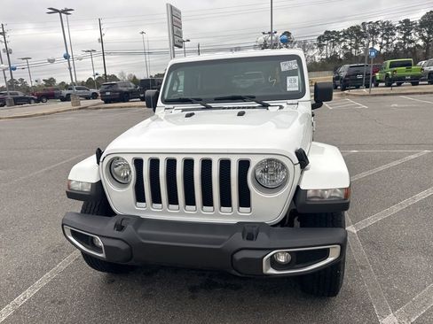 Used 2022 Jeep Wrangler Unlimited Sahara w/ Cold Weather Group image 2