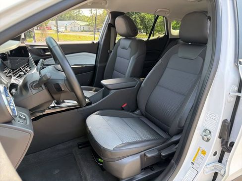 Used 2025 Chevrolet Trax LT w/ LT Convenience Package FWD image 22