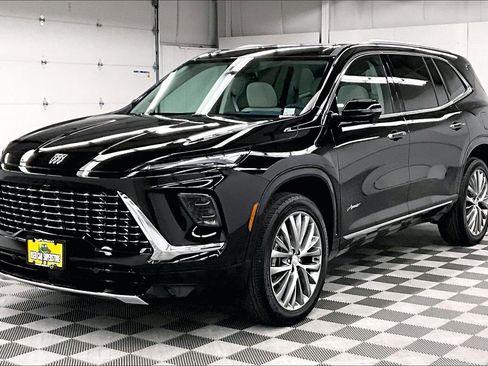 Used 2025 Buick Enclave Avenir AWD/4WD image 12