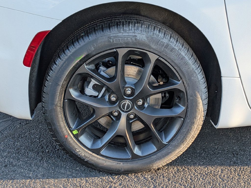 New 2026 Chrysler Pacifica Select w/ S Appearance Package AWD/4WD image 28