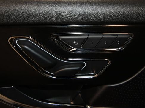 Used 2025 Lincoln Corsair AWD w/ Equipment Group 101A image 7