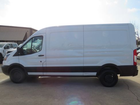 Used 2019 Ford Transit 250 148 Medium Roof image 8