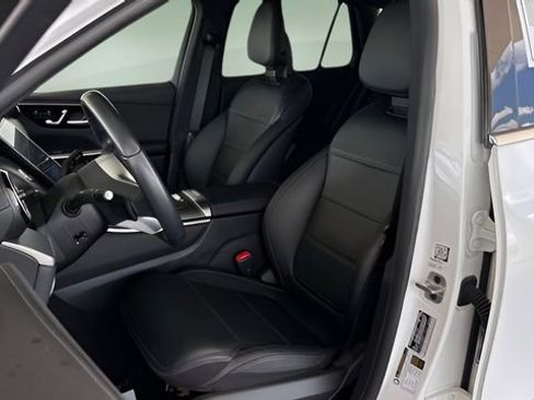 Used 2024 Mercedes-Benz GLC 300 GLC 300 image 46