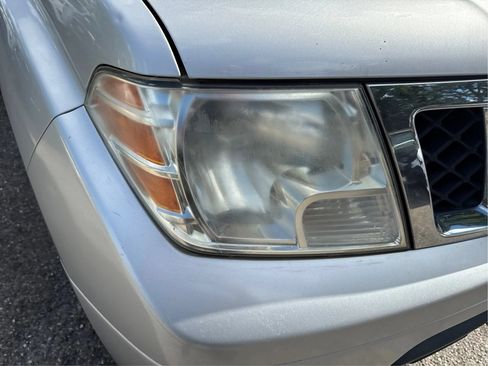 Used 2012 Nissan Frontier SV AWD/4WD image 7