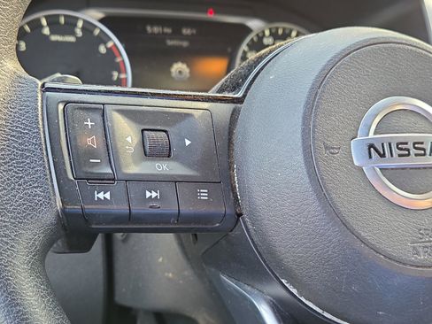 Used 2021 Nissan Rogue SV image 13