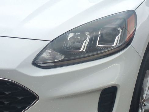 Certified 2022 Ford Escape SE image 11