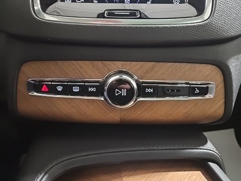 Used 2023 Volvo XC90 B6 Plus w/ Protection Package Premier image 14