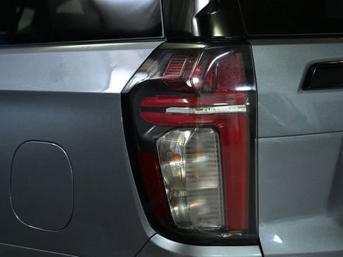 Used 2022 Chevrolet Suburban Premier AWD/4WD image 14