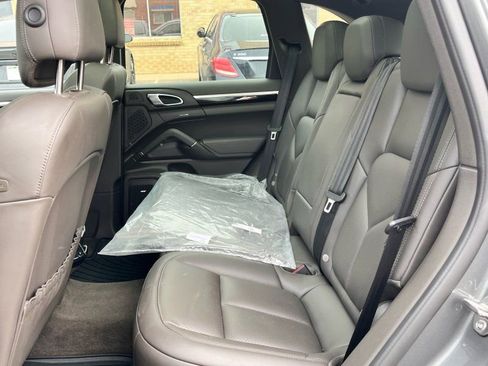 Used 2016 Porsche Cayenne S image 20