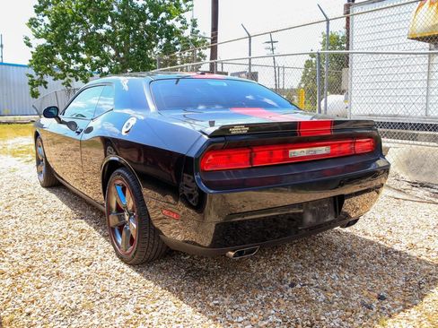 Used 2013 Dodge Challenger SXT RWD image 10