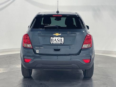 Used 2022 Chevrolet Trax LS w/ Tint and Cruise Package AWD/4WD image 12