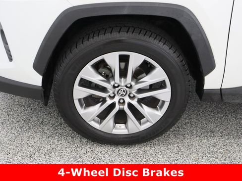 Used 2020 Toyota RAV4 Limited image 11