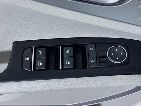 Used 2023 Kia Soul LX w/ LX Technology Package image 17