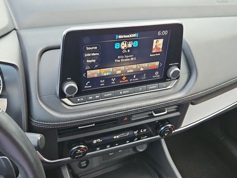 Used 2025 Nissan Rogue SV FWD image 14