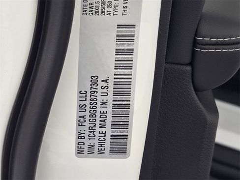 New 2025 Jeep Grand Cherokee Limited image 15