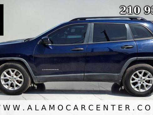 Used 2015 Jeep Cherokee Sport w/ Sport Appearance Group FWD image 2