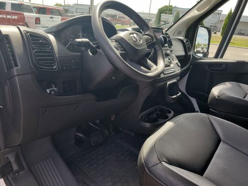 Used 2025 RAM ProMaster 2500 w/ Convenience Group FWD image 19