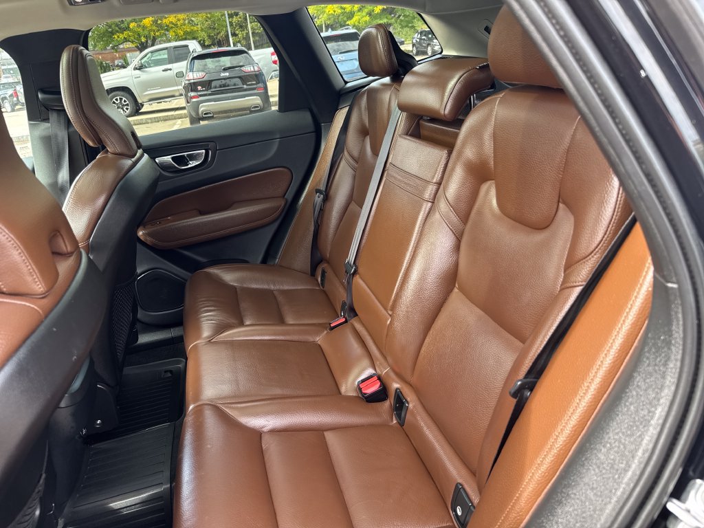 Used 2019 Volvo XC60 T5 Momentum w/ Protection Package Premier AWD/4WD image 34