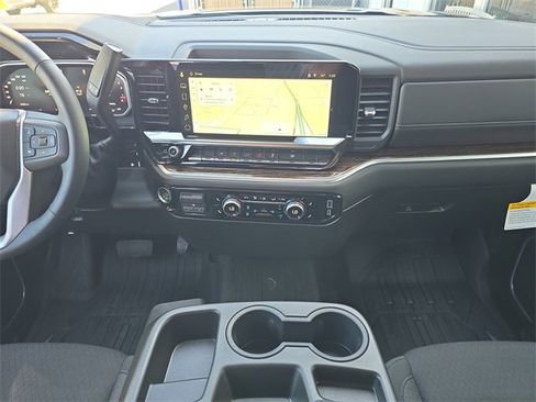 New 2026 GMC Sierra 1500 SLE w/ Preferred Package image 13