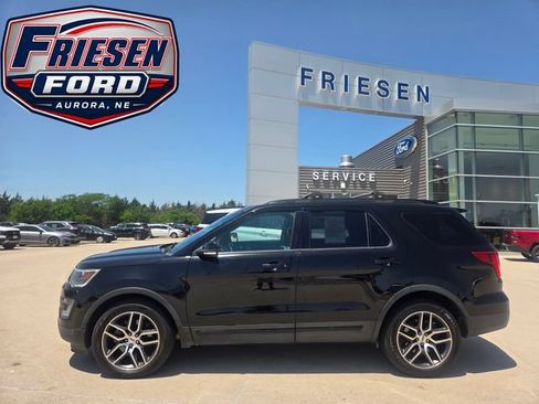 Used 2017 Ford Explorer Sport AWD/4WD image 4