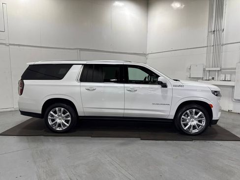 Certified 2024 Chevrolet Suburban High Country image 8