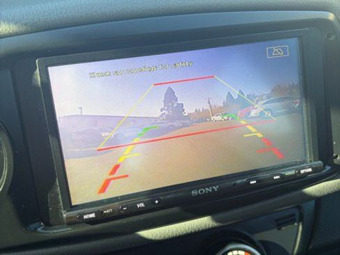 Used 2015 Toyota Yaris L image 13