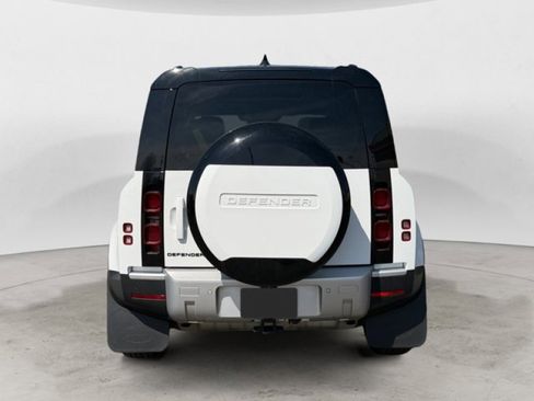 Used 2024 Land Rover Defender 110 S image 5