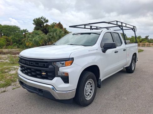 Used 2023 Chevrolet Silverado 1500 W/T w/ Trailering Package AWD/4WD image 2