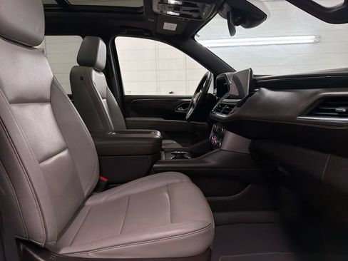 Used 2023 GMC Yukon SLT w/ SLT Premium Package RWD image 31