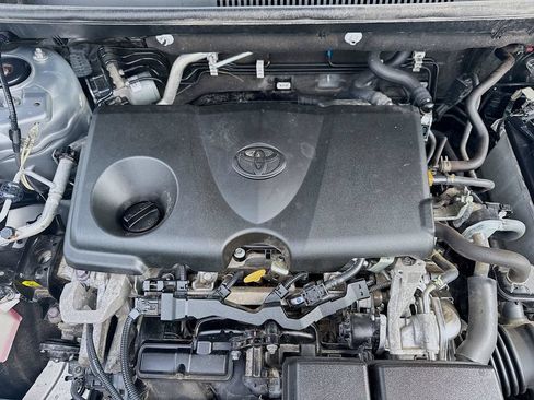 Used 2021 Toyota RAV4 XLE Premium AWD/4WD image 30