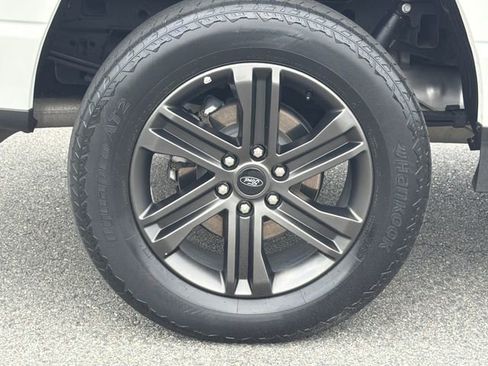 Used 2022 Ford F150 Lariat w/ Equipment Group 502A High AWD/4WD image 17