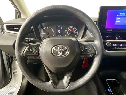 Used 2025 Toyota Corolla LE image 17