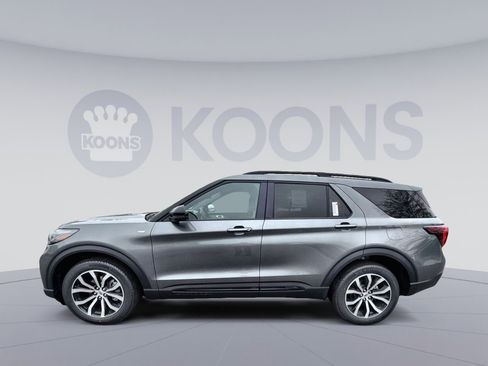 New 2026 Ford Explorer ST-Line image 2