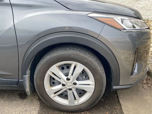 Used 2024 Nissan Kicks S image 2