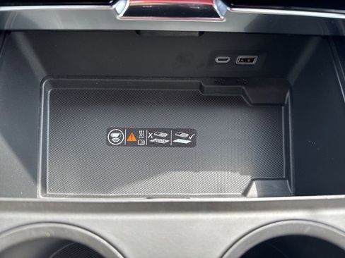 New 2026 GMC Yukon AT4 Ultimate w/ LPO, Floor Liner Package AWD/4WD image 42