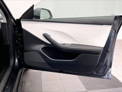 Used 2025 Tesla Model 3 Long Range RWD image 27