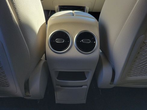 Certified 2025 Mercedes-Benz GLB 250 image 8