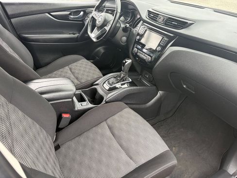 Certified 2021 Nissan Rogue Sport SV FWD image 13