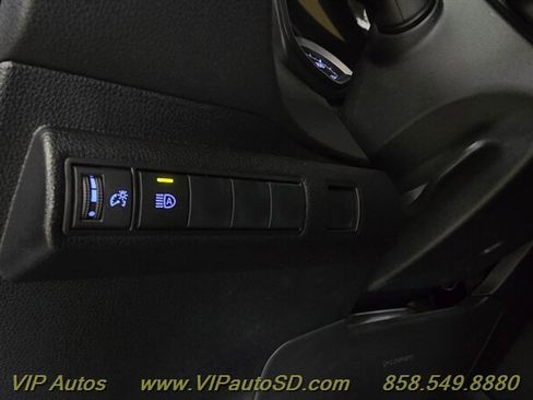 Used 2020 Toyota Corolla SE w/ Carpet Mat Package (TMS) FWD image 23