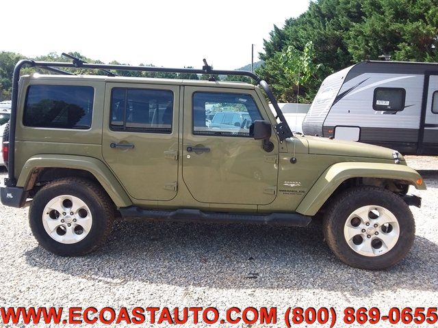 Used 2013 Jeep Wrangler Unlimited Sahara w/ Dual Top Group AWD/4WD image 2