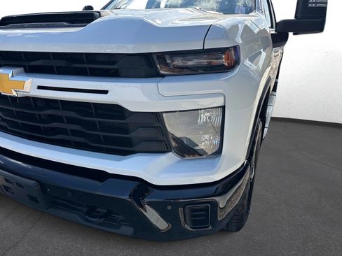 Used 2025 Chevrolet Silverado 2500 Custom w/ Custom Value Package AWD/4WD image 9