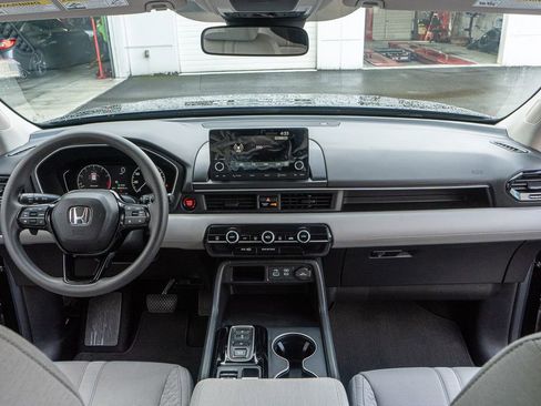 Certified 2023 Honda Pilot LX image 20