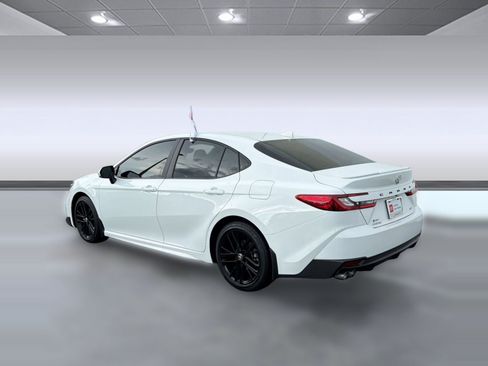 Certified 2025 Toyota Camry SE FWD image 3