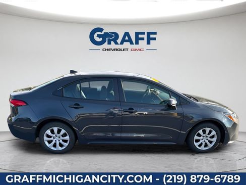 Used 2025 Toyota Corolla LE FWD image 6