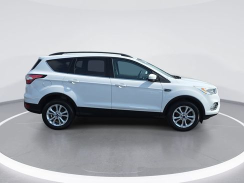 Used 2018 Ford Escape SEL w/ Ford Safe & Smart Package FWD image 2