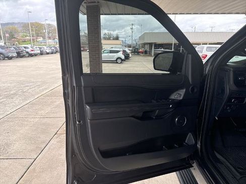 Certified 2024 Ford Expedition Limited image 17