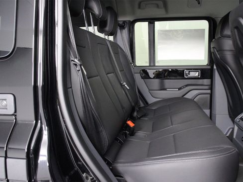 Used 2025 INEOS Grenadier Fieldmaster Edition image 32