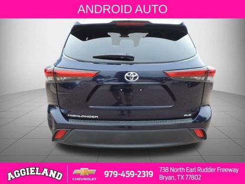 Used 2022 Toyota Highlander XLE image 5